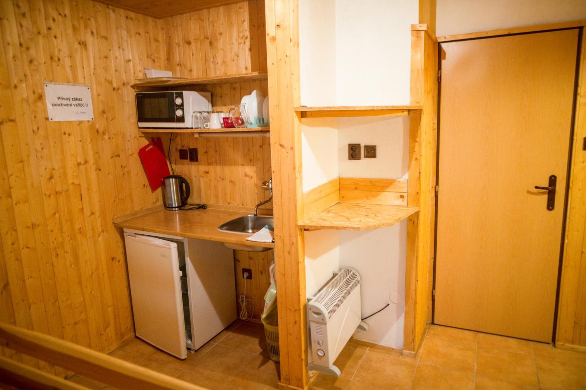 Komari Louka Nova Olesna Extérieur photo